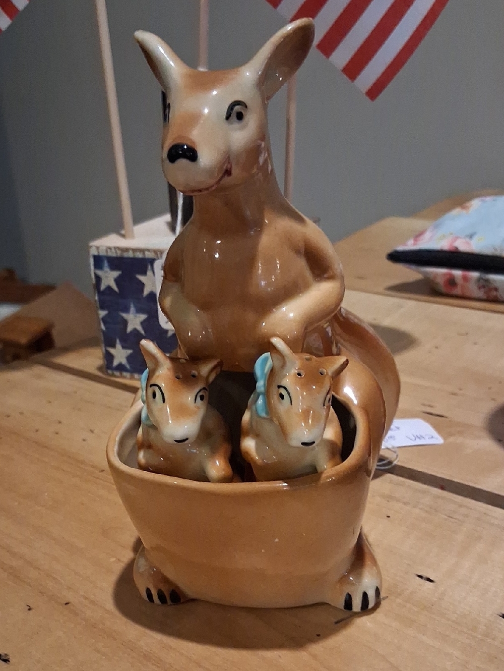 Set Of Kangaroo Momma With Baby Joeys